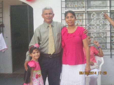 PASTOR ALEXANDER ALTAMAR Y SU FAMILIA